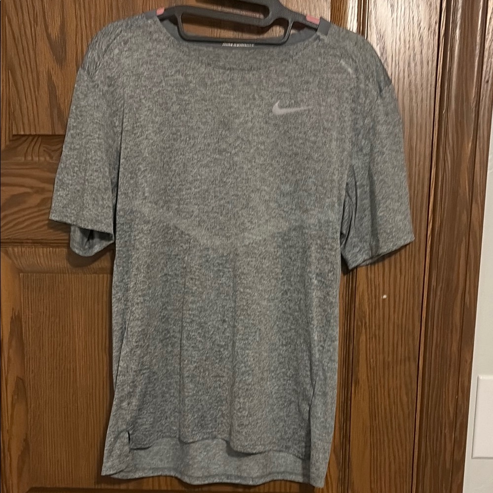 Nike Men's Gray Athletic Shirt